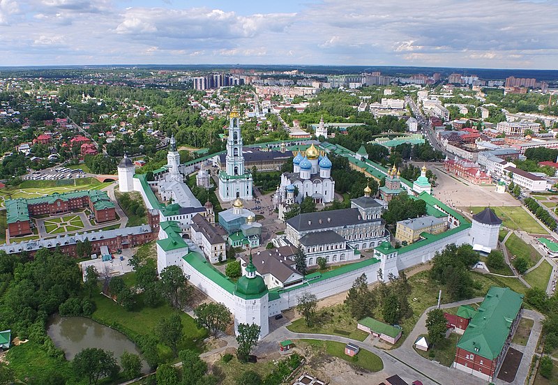 Лавра, съемка с воздуха. Википедия, пользователь Sergey Ashmarin. CC BY-SA 3.0