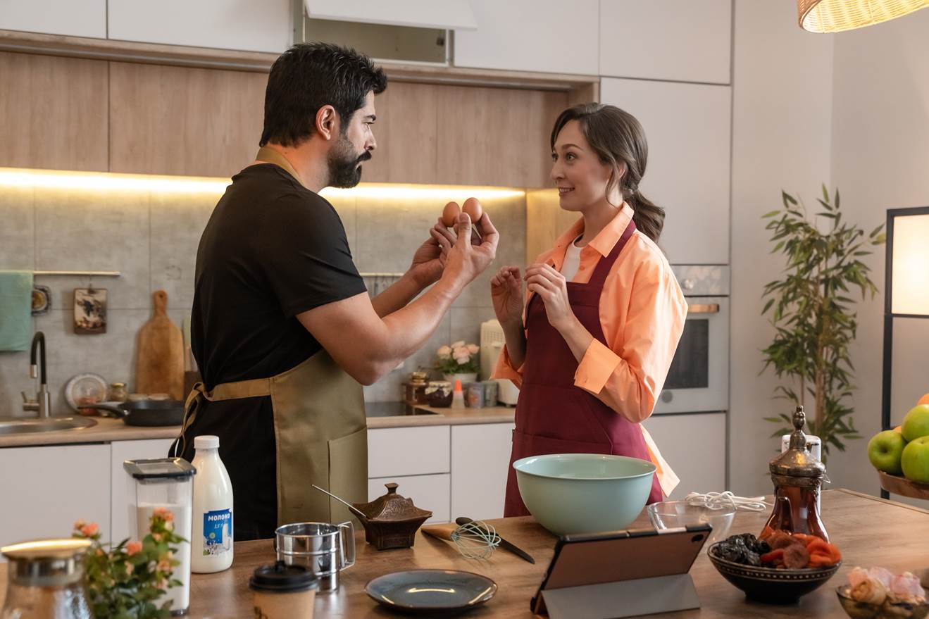 Бурак Озчивит играет главную роль в сериале Иви «Я к тебе надолго» бурак озчивит - я к тебе надолго