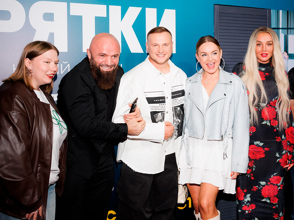 Анна Седокова, Алёна Швиденкова, Анастасия Крайнова, Магомед Исмаилов, Магомед Муртазаалиев. Фото © пресс-служба СТС