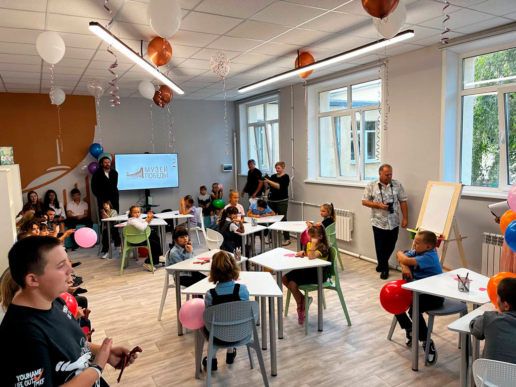 день российского флага в днр и лнр