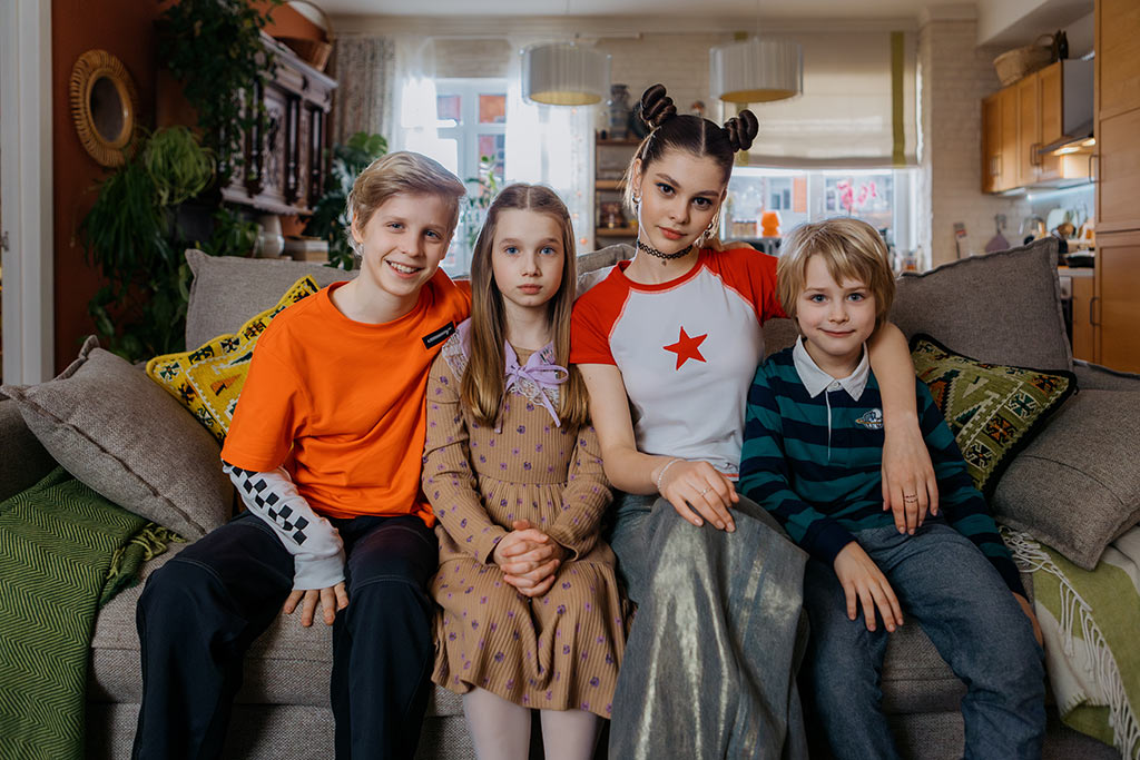 Одни дома - комедия