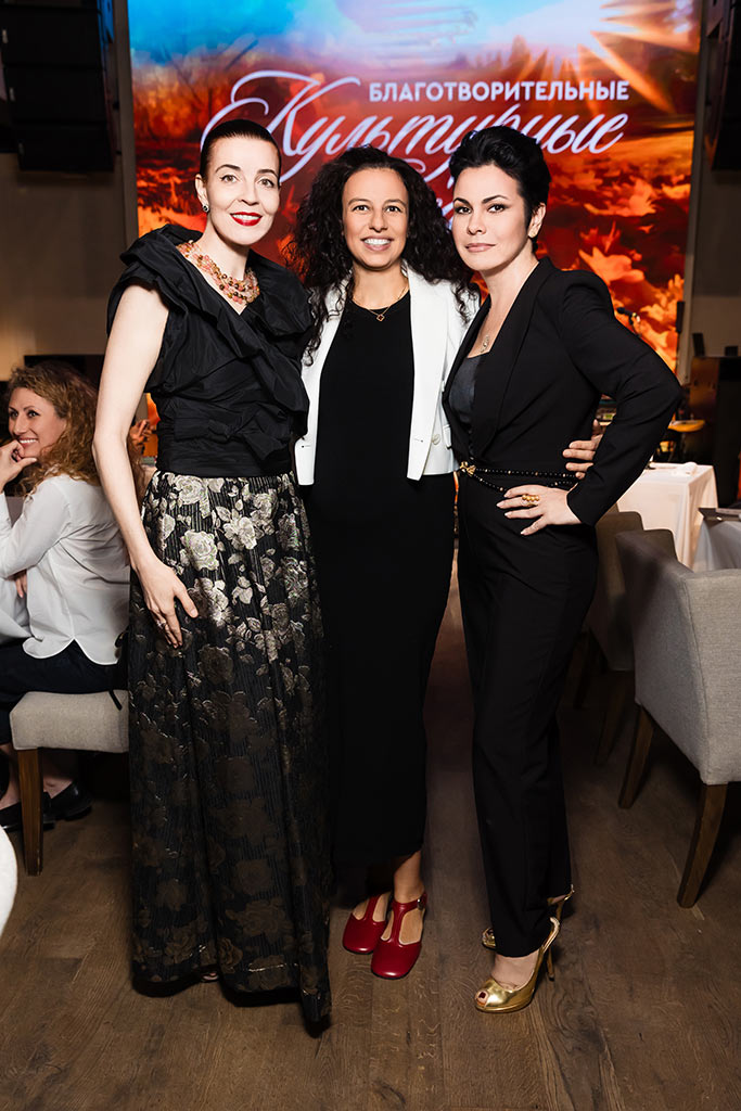 Мария Тарасевич, Асиль Громова и Амария