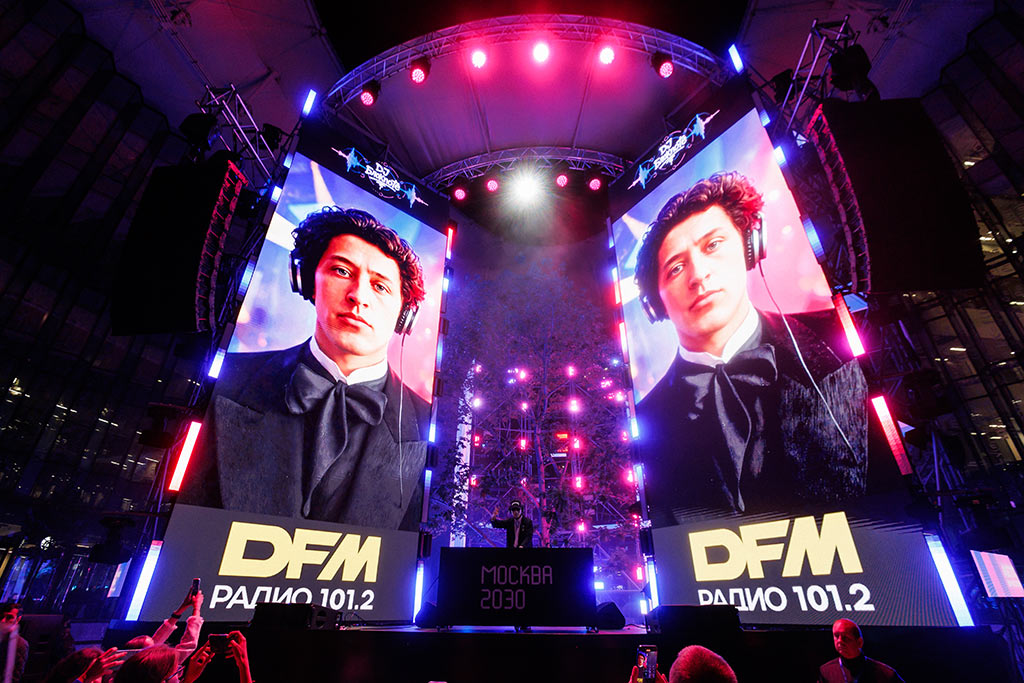 Концерт ИИ-проекта DJ Блокnote в новом кампусе МГТУ им. Н.Э. Баумана. Фото © пресс-служба «Русской Медиагруппы»