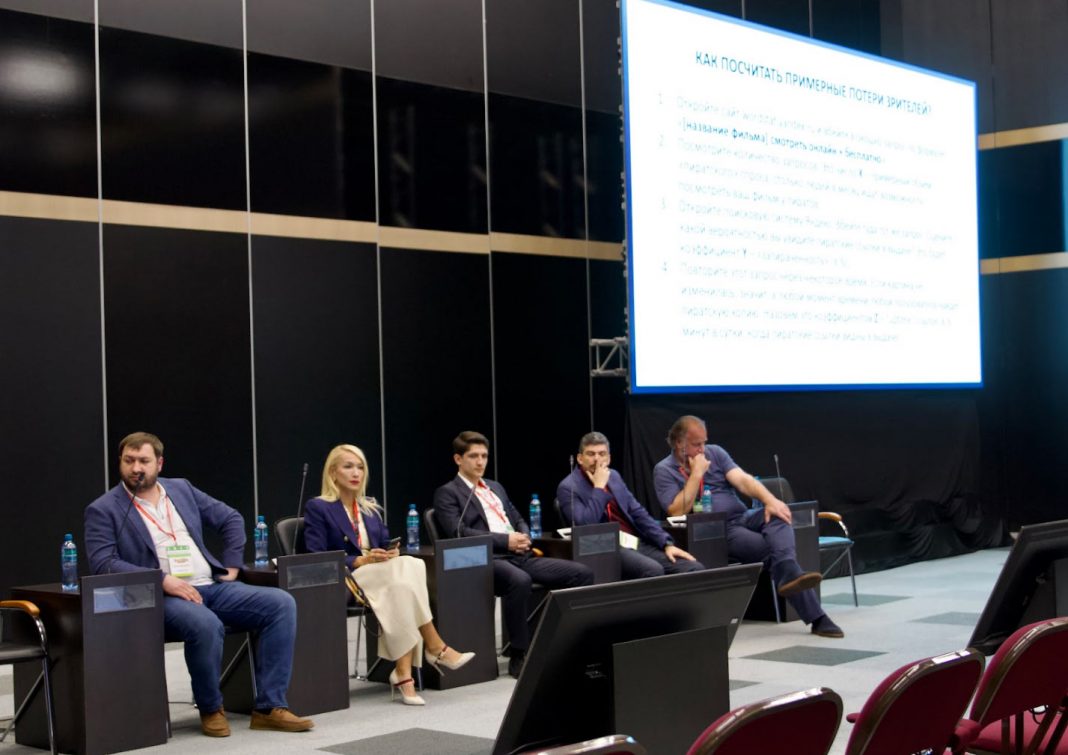 Алексей Бырдин, Валерия Брусникина, Илья Эдильбаев, Максим Рябыко, Алексей Мерцалов, Станислав Ершов. Фото предоставлено организаторами Санкт-Петербургского международного Контент Форума.