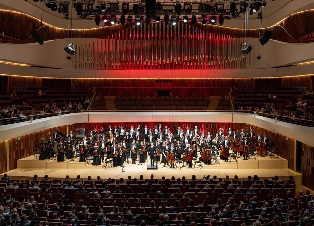 МГАСО и маэстро Иван Никифорчин. Фото © Сергей Прокудин-Лемешев