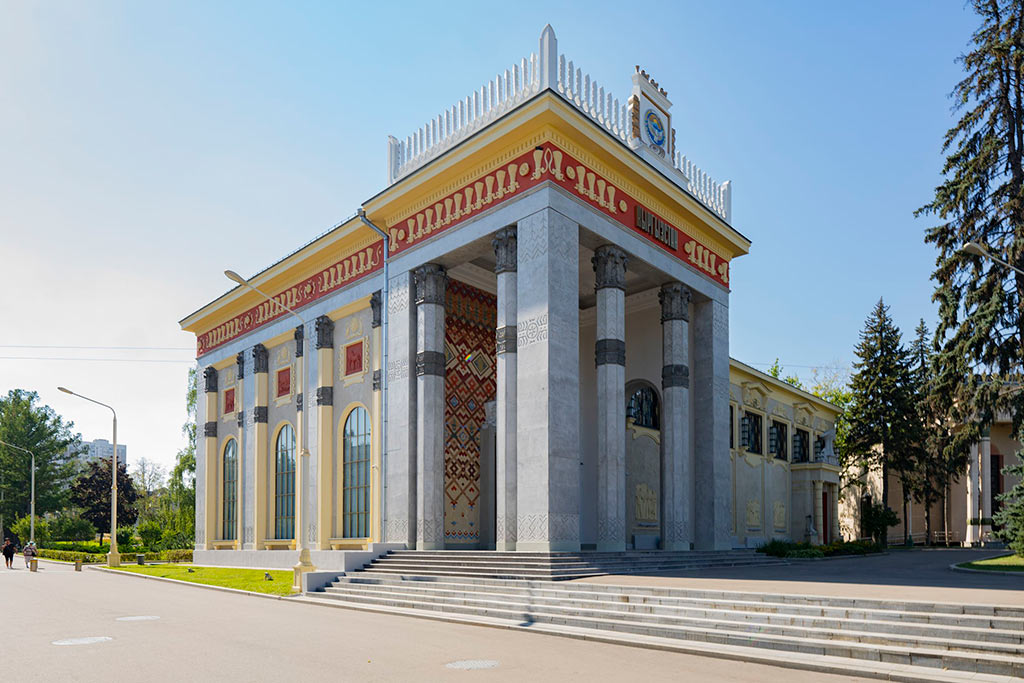 павильон № 4 биология - Выставочно-торговый центр Киргизской Республики