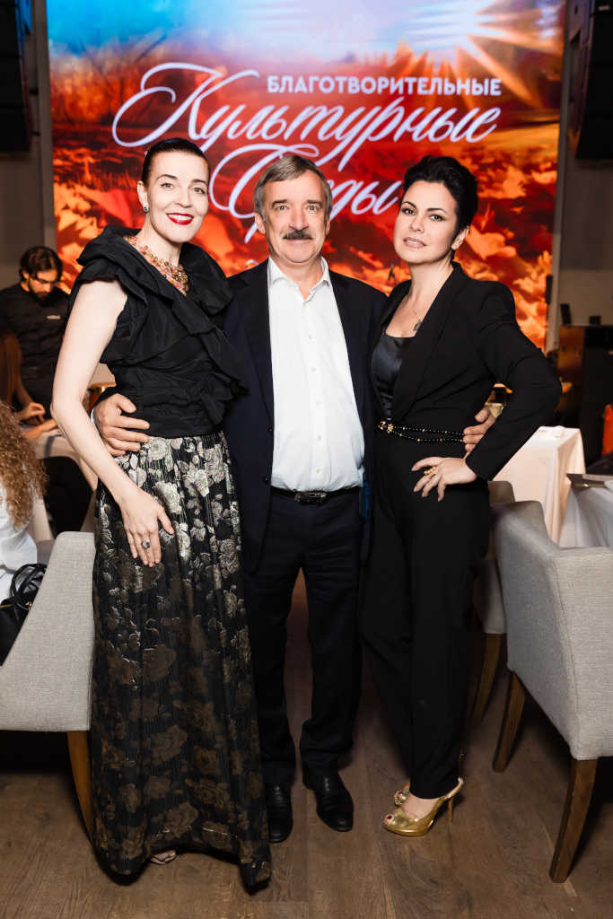 Алексей Гнедовский (Велес Капитал) с Марией Тарасевич и Амарией