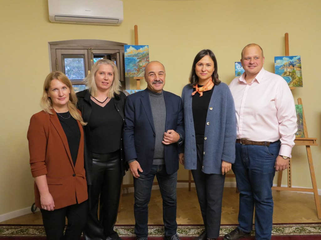 выставка художники херсонеса в зюзино