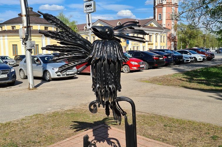 птица говорун - памятник в вологде