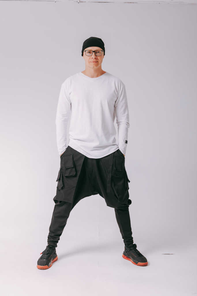 роман голубев электробатя - электронный музыкант