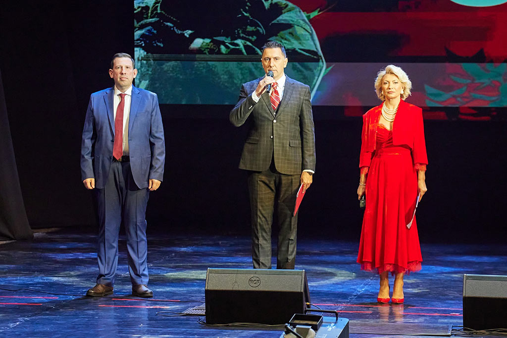 концерт алины девисс в кузбасе - живи страна