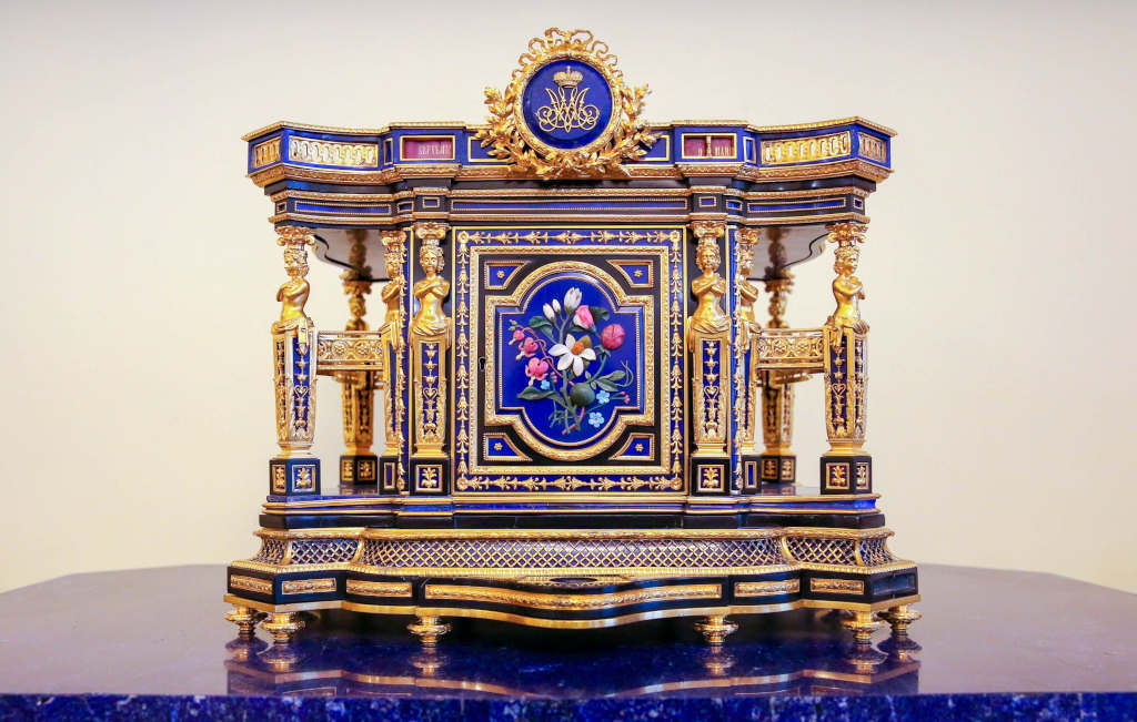 Секретер настольный. ПГФ, фирма «Англ. магазин». По проекту И.Монигетти. 1862. ЕД-159-IV