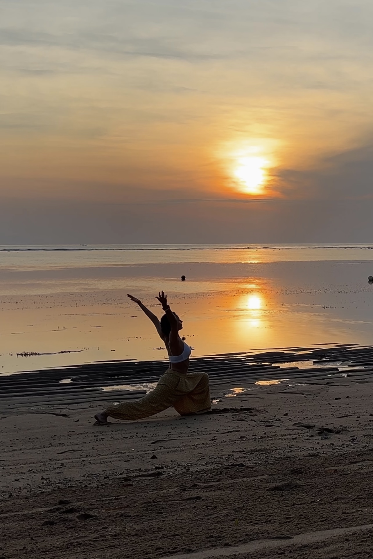 ирина котова - йога на пляже