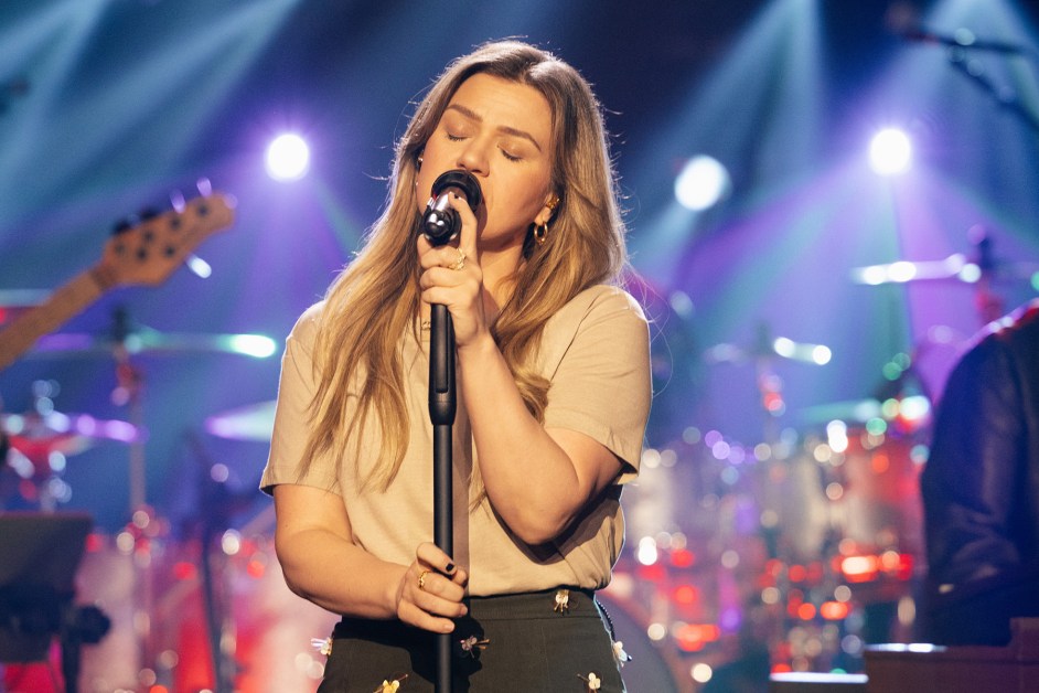 Kelly Clarkson performs on The Kelly Clarkson Show