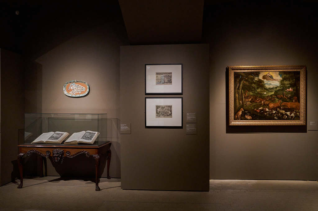 прекрасные чудовища - экспозиция выставки